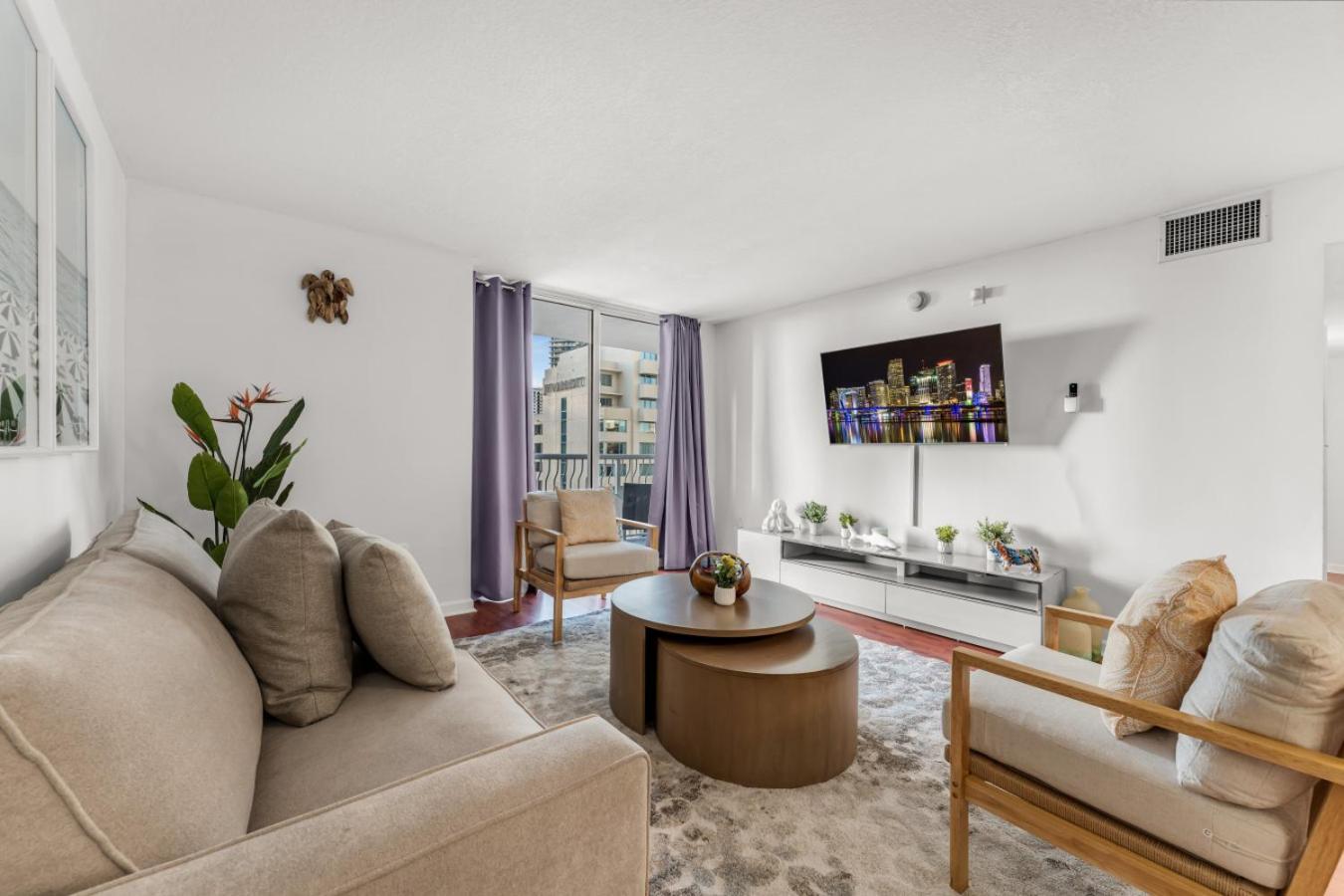 Apartment Perfectly Located 3br With Stunning Views Miami